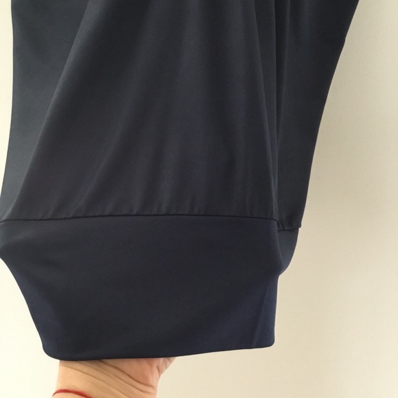 🤩Cache Dark Navy Blue Sheen Slouchy Casual Top - Picture 12 of 13